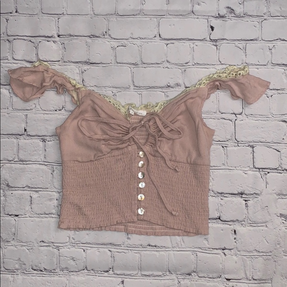 OFF THE SHOULDER CROP TOP